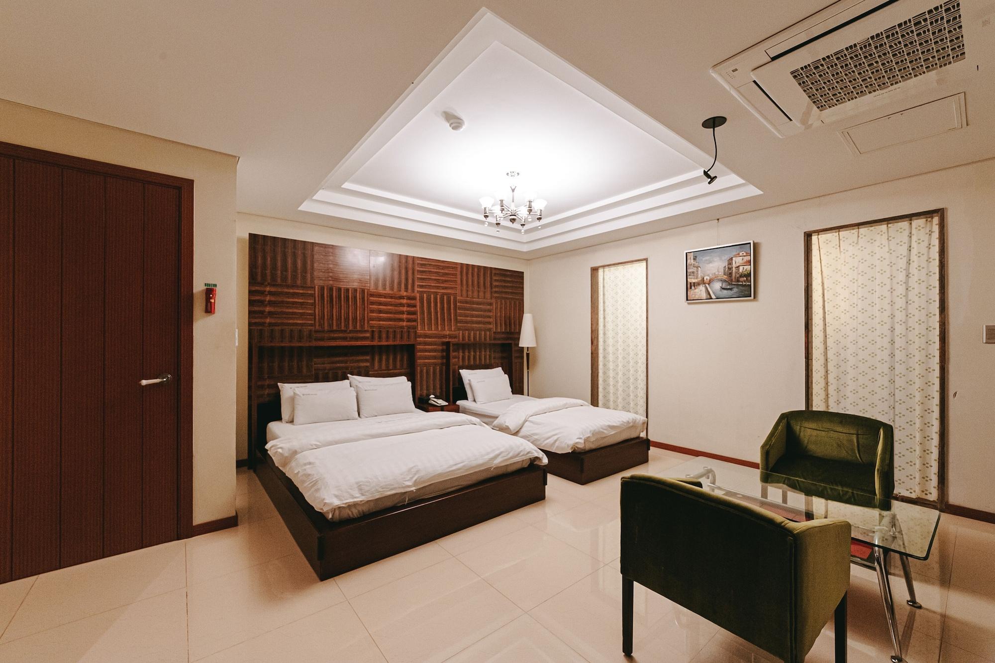 Gallery Tourist Hotel Tongyeong Exterior foto