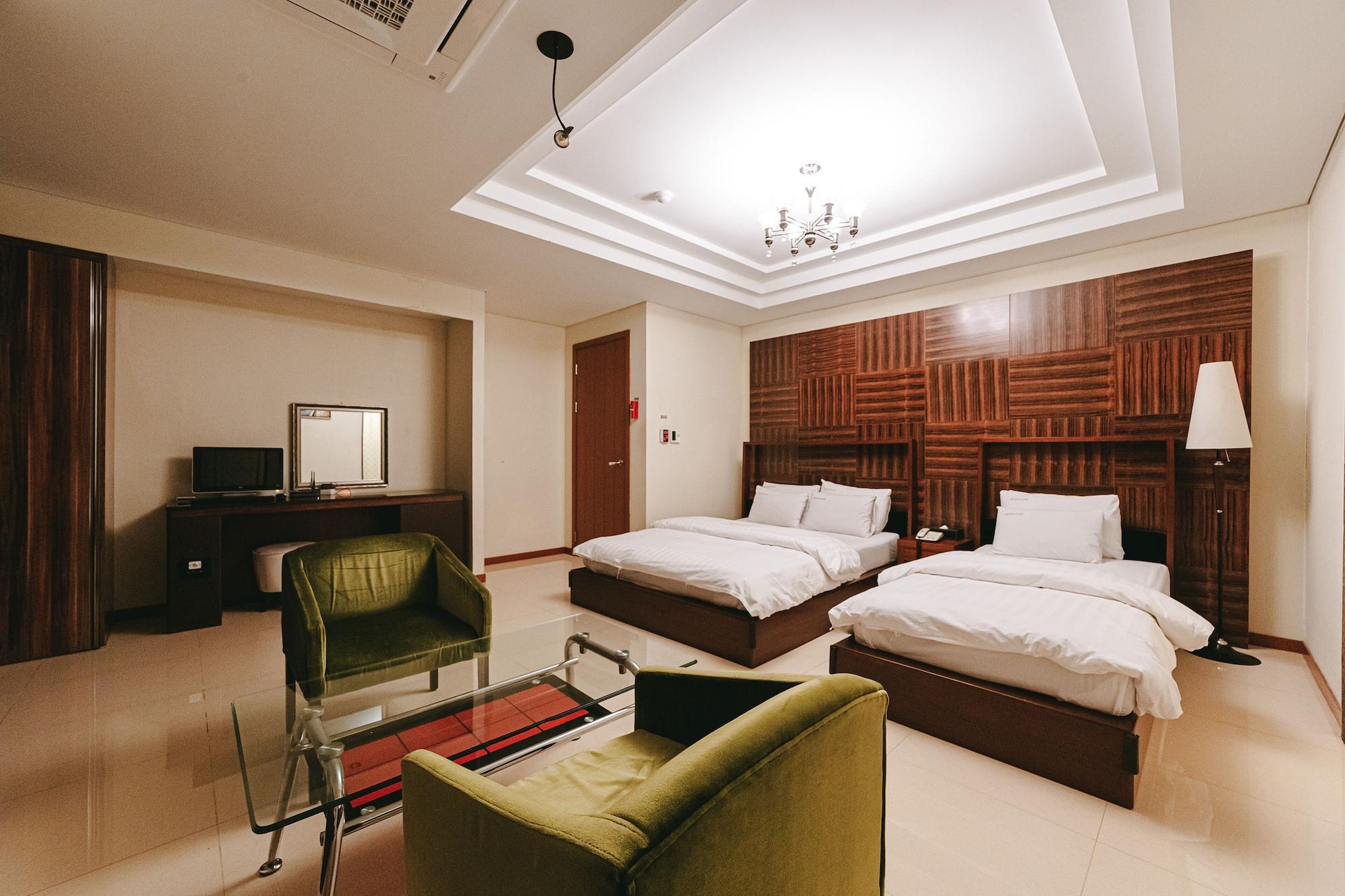 Gallery Tourist Hotel Tongyeong Exterior foto