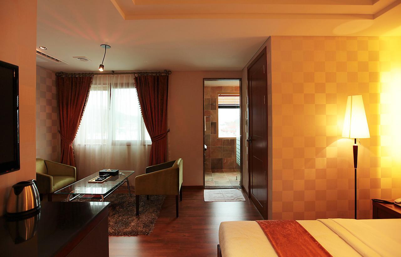 Gallery Tourist Hotel Tongyeong Exterior foto