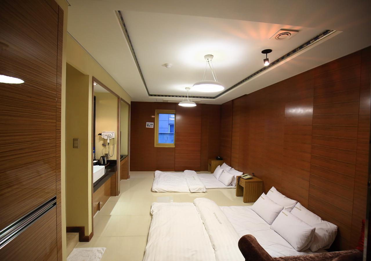 Gallery Tourist Hotel Tongyeong Exterior foto